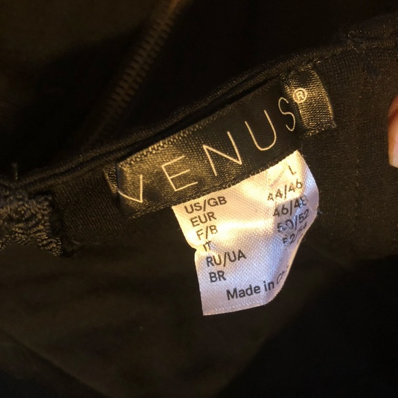 Lace detail top - Picture 8 of 16